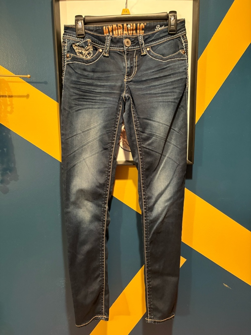 Hydraulic Dark Wash Low Rise Distressed Bailey Super Skinny Jeans EUC
